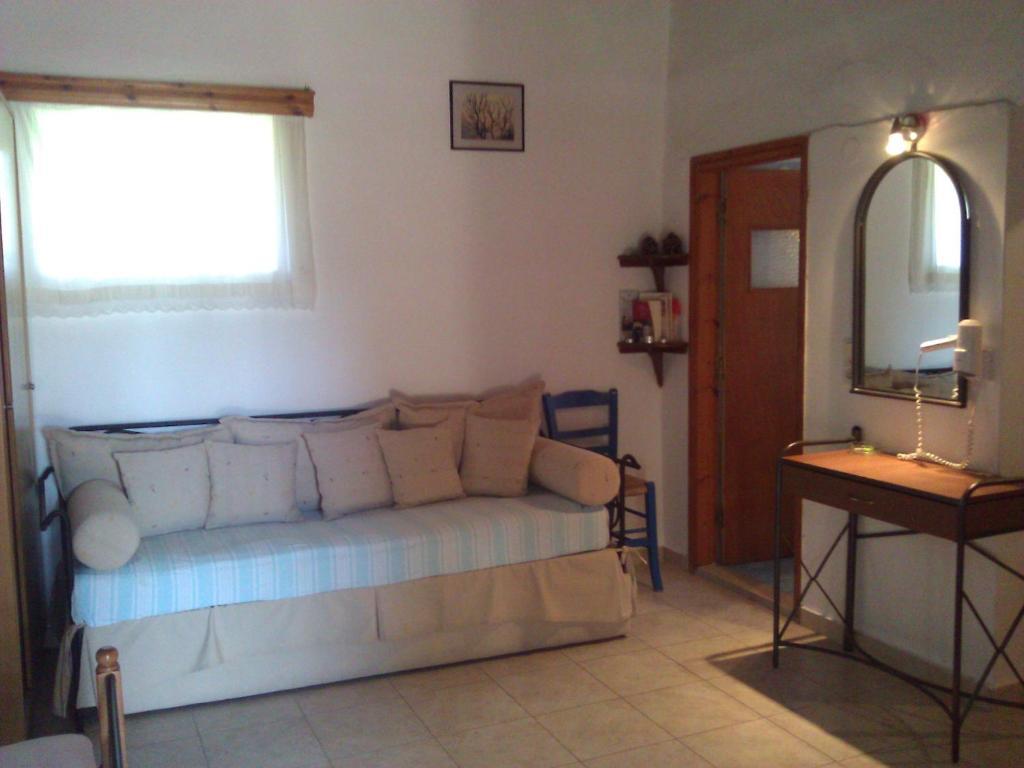 Lela Kaptani Eftalou Olive Grove Mithimna Rom bilde